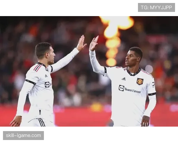 德甲中场转会市场火热,多名球员持续成为豪门争夺焦点分析 德甲中场转会市场火热,多名球员持续成为豪门争夺焦点分析