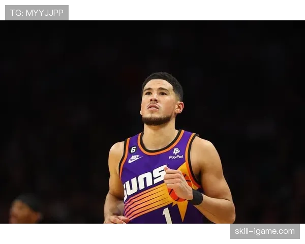 布克单打压制库里，三分效率成胜负分水岭